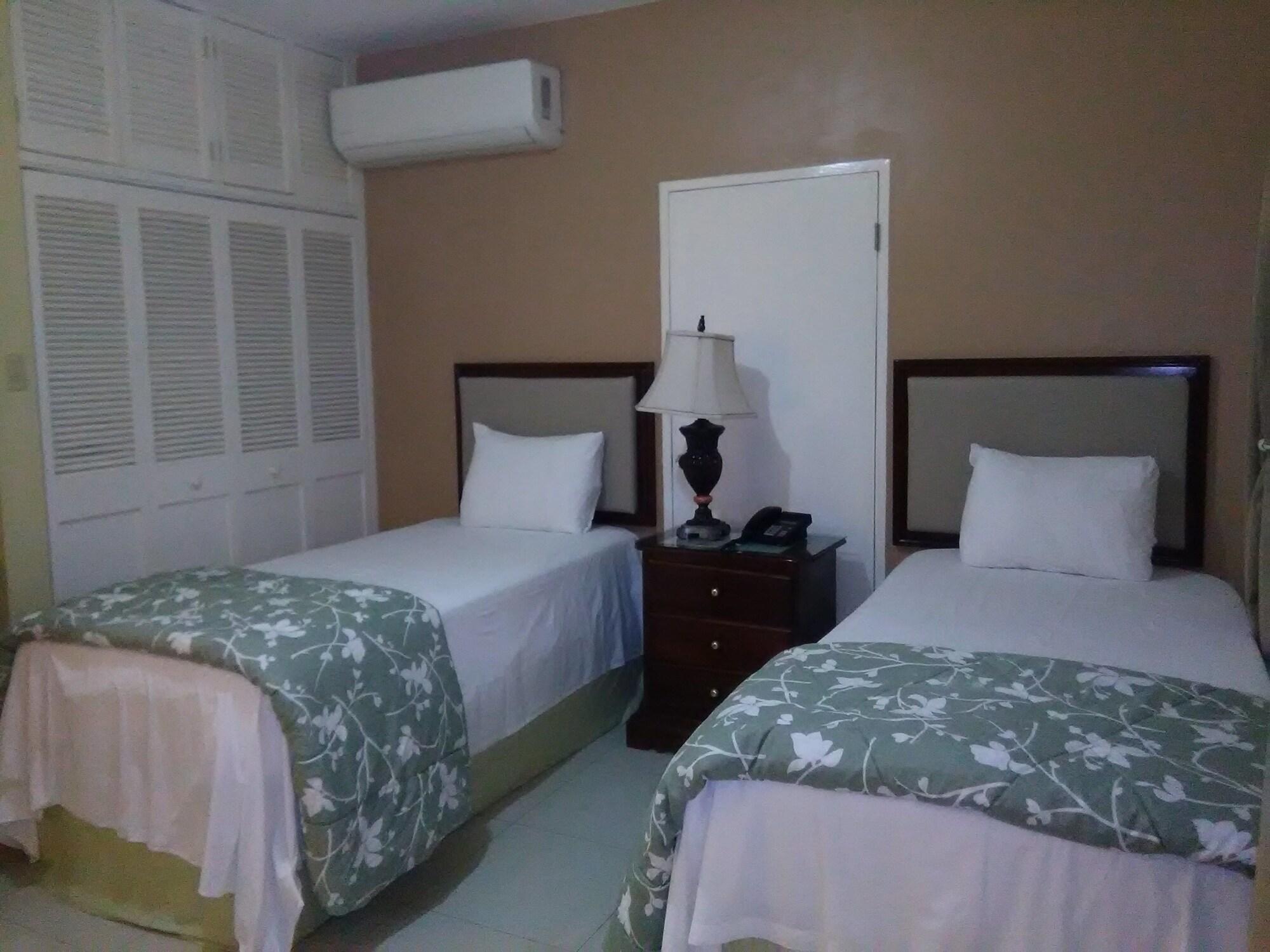 Glistening Waters Hotel Falmouth Extérieur photo